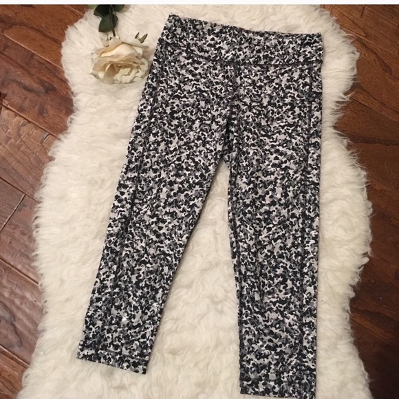 Under armour crop workout leggings white camo - Picture 2 of 3